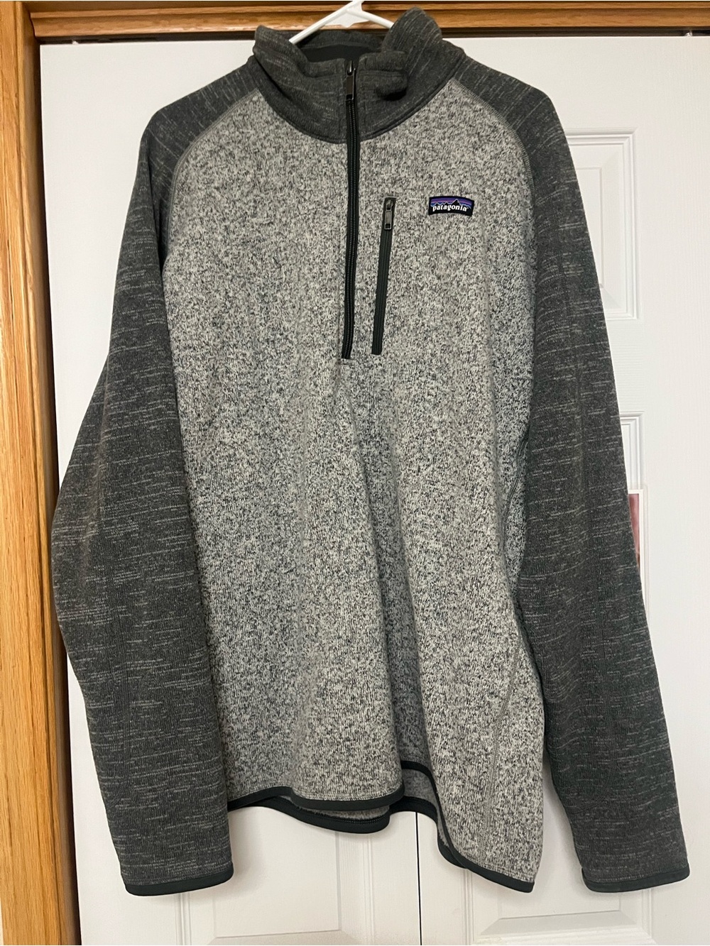 Patagonia Men’s Gray Heather Half-Zip Fleece Pullover, XL